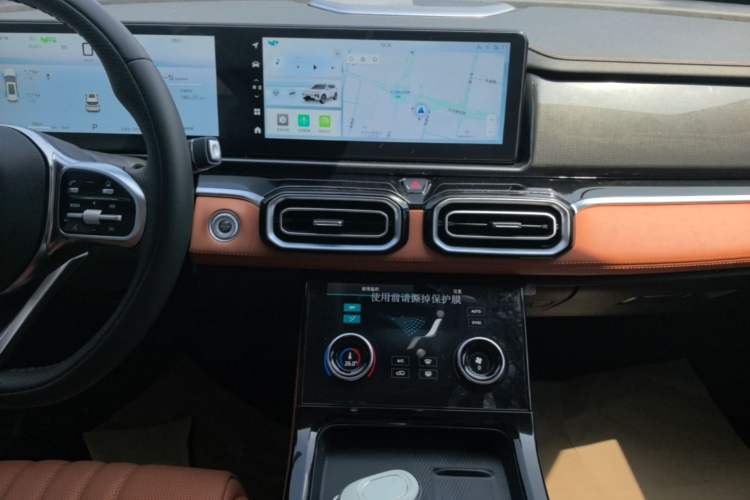 Used JETOUR Shanhai L7 2024 1.5T 120km MAX 5-Seater Audio And AC Panel