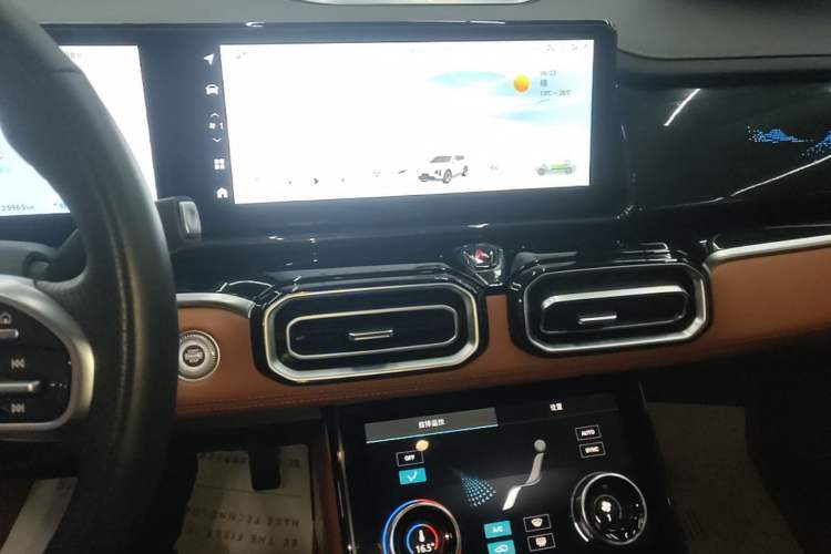 Used JETOUR Shanhai L7 2024 1.5T 120km MAX 5-Seater Audio And AC Panel