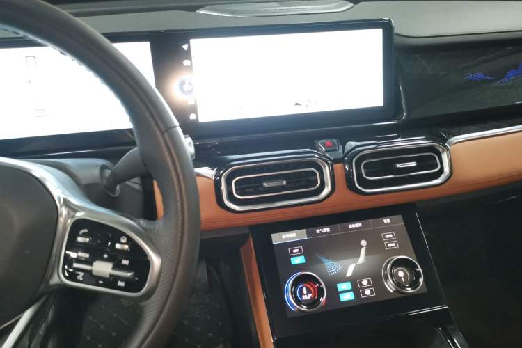 Used JETOUR Shanhai L7 2024 1.5T 120km ULTRA 7-Seater Audio And AC Panel