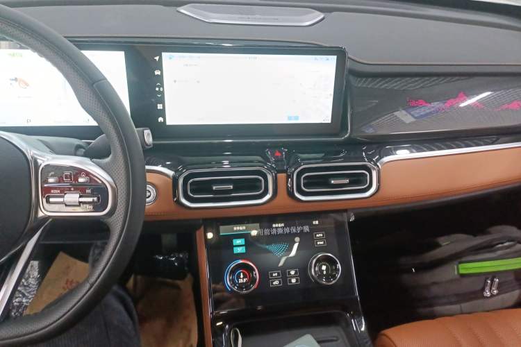 Used JETOUR Shanhai L7 2024 1.5T 120km MAX+ 7-Seater Audio And AC Panel