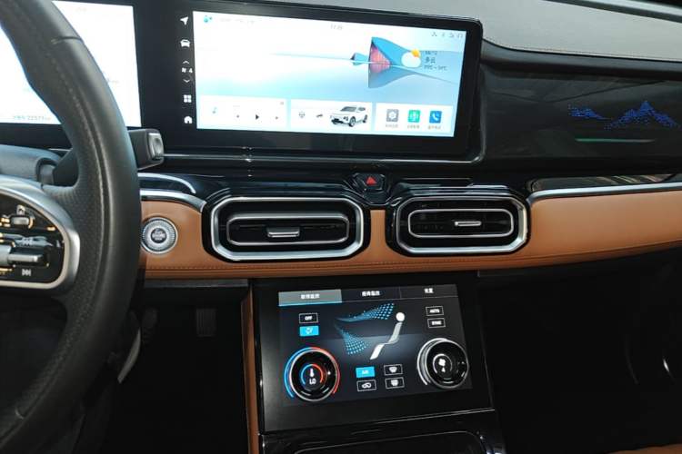 Used JETOUR Shanhai L7 2024 1.5T 120 km MAX+ 5-seater Audio And AC Panel