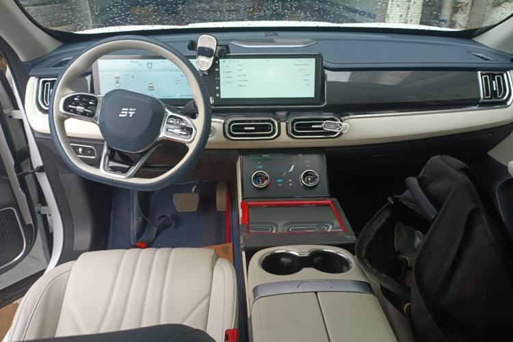 Used JETOUR Shanhai L7 2024 1.5T 120 km MAX 7-Seater Center Console