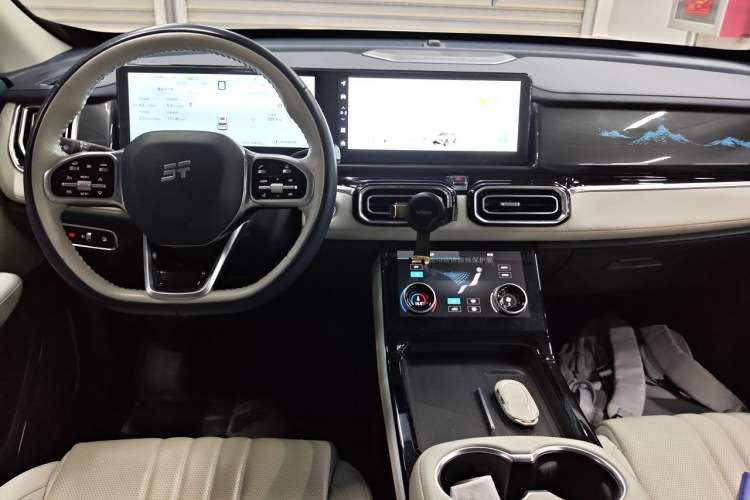Used JETOUR Shanhai L7 2024 1.5T 120km MAX 5-Seater Center Console