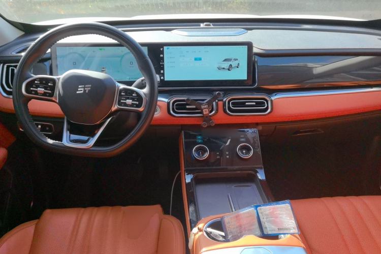 Used JETOUR Shanhai L7 2024 1.5T 120km MAX 5-Seater Center Console