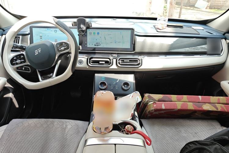 Used JETOUR Shanhai L7 2024 1.5T 120 km MAX 7-Seater Center Console