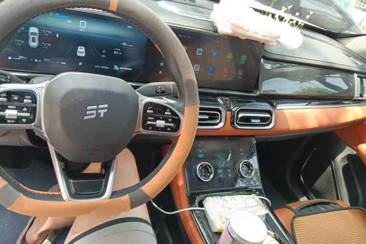 Used JETOUR Shanhai L7 2024 1.5T 120km MAX 5-Seater Center Console