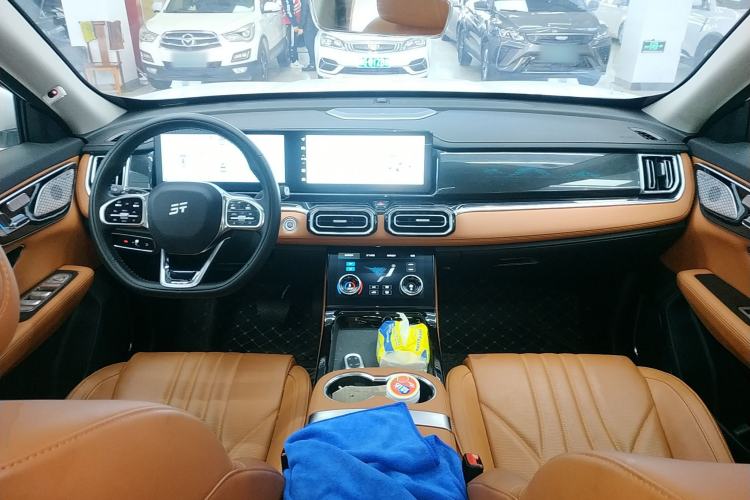 Used JETOUR Shanhai L7 2024 1.5T 120km ULTRA 7-Seater Center Console
