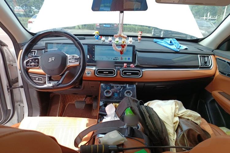 Used JETOUR Shanhai L7 2024 1.5T 120 km MAX 7-Seater Center Console