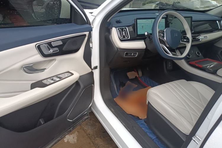 Used JETOUR Shanhai L7 2024 1.5T 120 km MAX 7-Seater Driver Seat