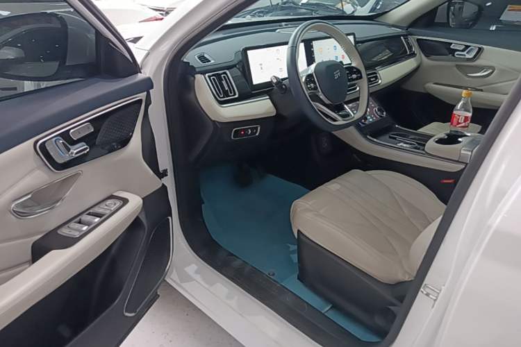 Used JETOUR Shanhai L7 2024 1.5T 120km MAX+ 7-Seater Driver Seat