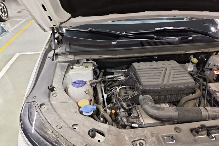 Used JETOUR Shanhai L7 2024 1.5T 120km MAX 5-Seater Engine Bay Right