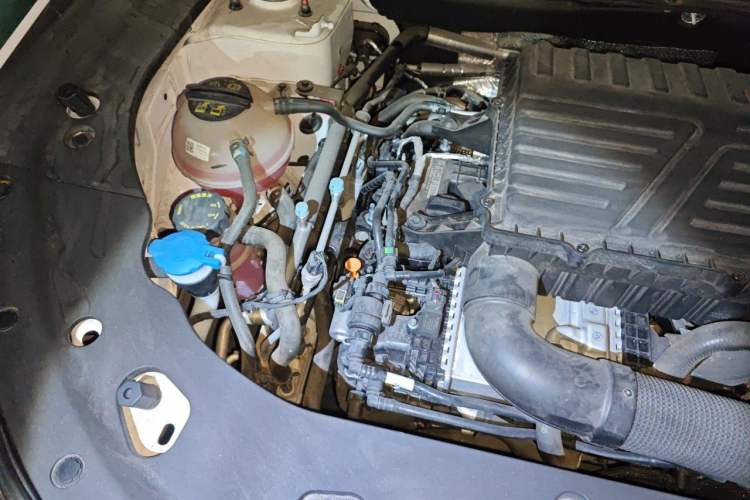 Used JETOUR Shanhai L7 2024 1.5T 120km MAX+ 7-Seater Engine Bay Right