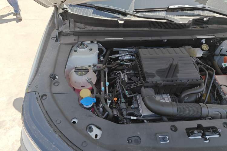 Used JETOUR Shanhai L7 2024 1.5T 120km MAX 5-Seater Engine Bay Right