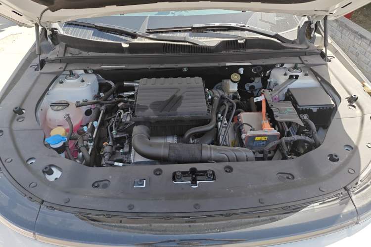 Used JETOUR Shanhai L7 2024 1.5T 120km MAX 5-Seater Engine Bay