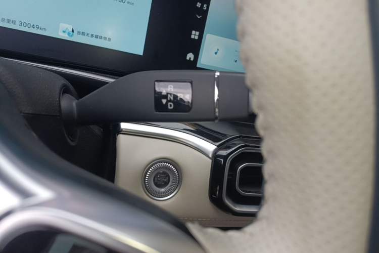 Used JETOUR Shanhai L7 2024 1.5T 120 km MAX 7-Seater Gear Lever