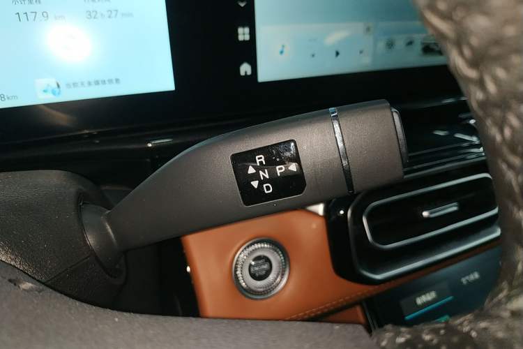 Used JETOUR Shanhai L7 2024 1.5T 120km ULTRA 7-Seater Gear Lever