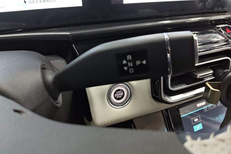 Used JETOUR Shanhai L7 2024 1.5T 120km MAX 5-Seater Gear Lever
