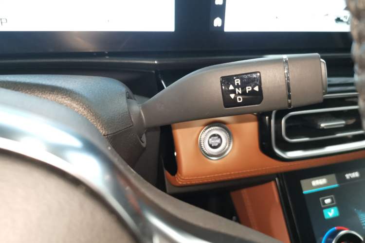 Used JETOUR Shanhai L7 2024 1.5T 120km ULTRA 7-Seater Gear Lever