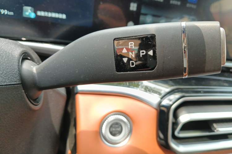 Used JETOUR Shanhai L7 2024 1.5T 120km MAX 5-Seater Gear Lever