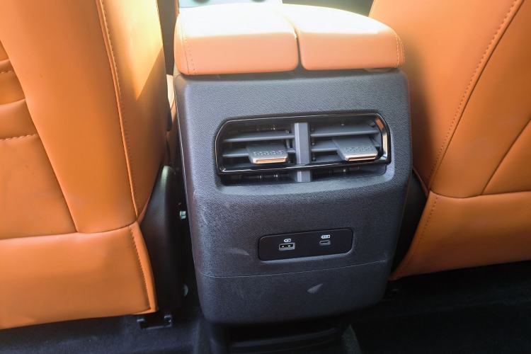 Used JETOUR Shanhai L7 2024 1.5T 120 km MAX 7-Seater Interior 9