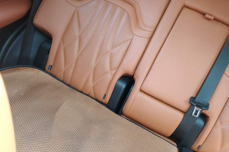 Used JETOUR Shanhai L7 2024 1.5T 120km MAX 5-Seater Left Rear Seat