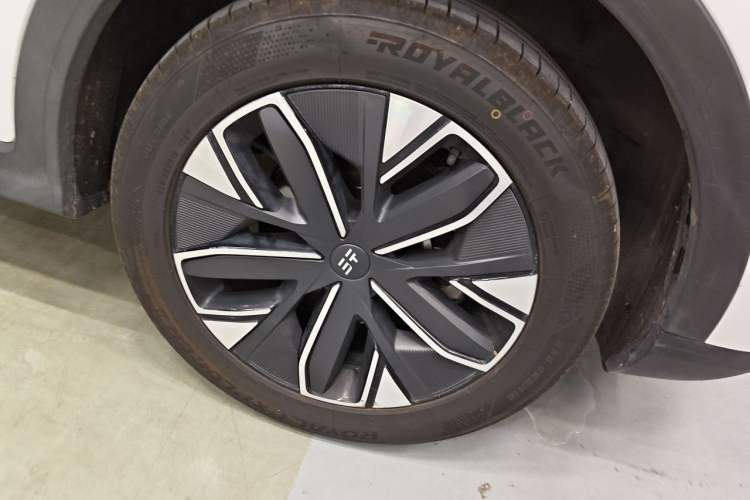 Used JETOUR Shanhai L7 2024 1.5T 120km MAX 5-Seater Right Front Wheel Hub