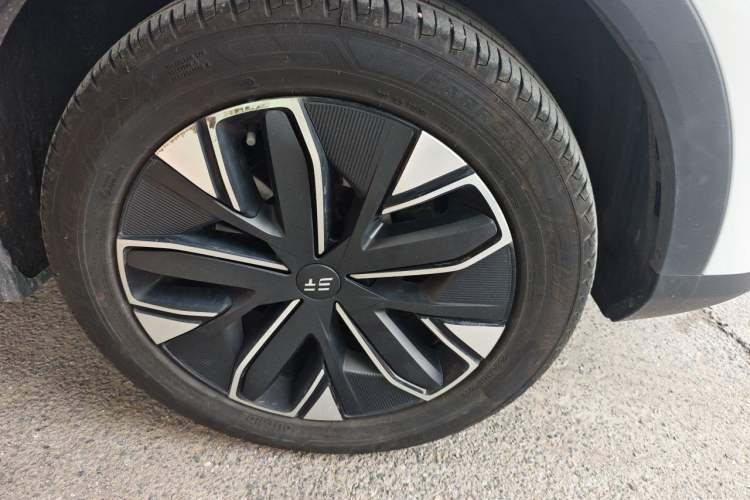 Used JETOUR Shanhai L7 2024 1.5T 120 km MAX 7-Seater Right Front Wheel Hub