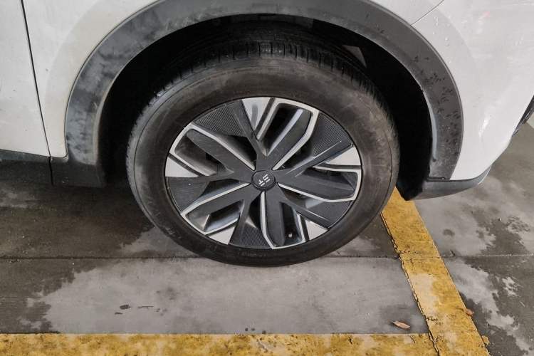 Used JETOUR Shanhai L7 2024 1.5T 120 km MAX+ 5-seater Right Front Wheel Hub