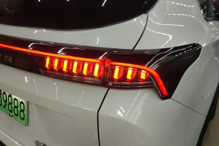 Used JETOUR Shanhai L7 2024 1.5T 120km MAX 5-Seater Right Rear Taillight