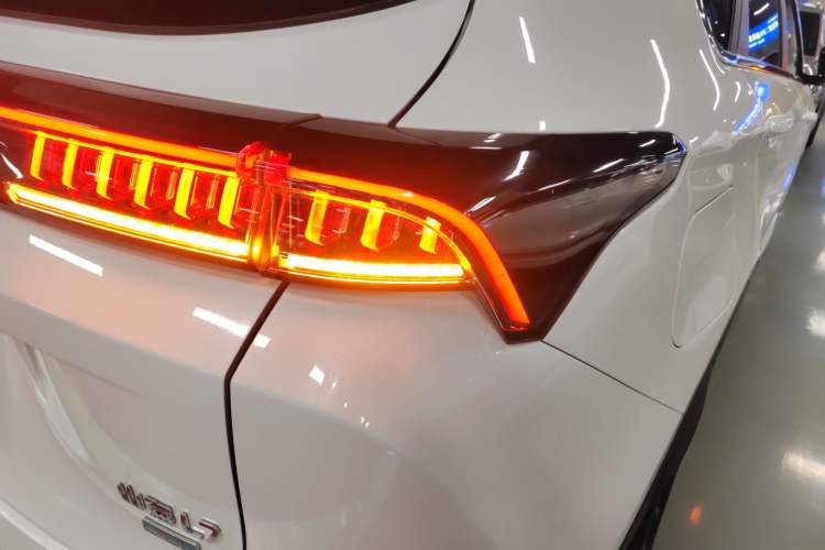 Used JETOUR Shanhai L7 2024 1.5T 120km MAX+ 7-Seater Right Rear Taillight