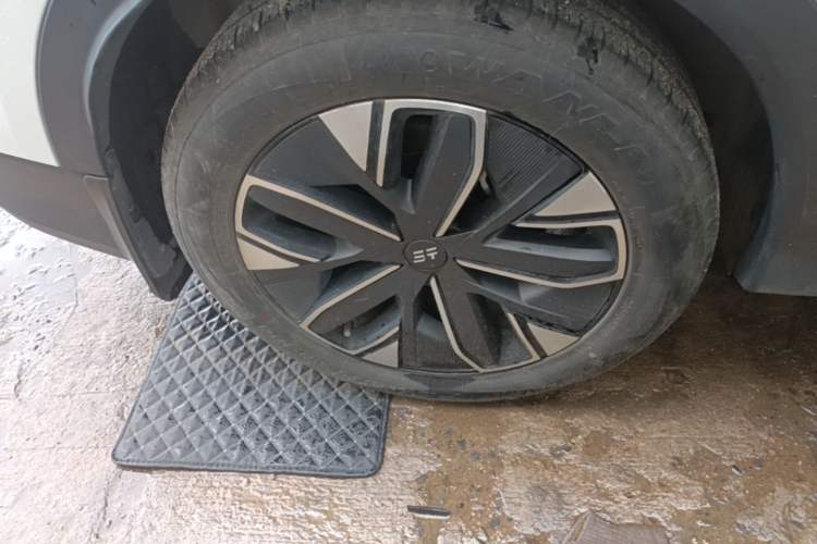Used JETOUR Shanhai L7 2024 1.5T 120 km MAX 7-Seater Right Rear Wheel Hub
