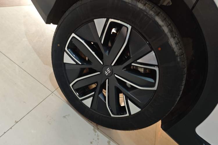 Used JETOUR Shanhai L7 2024 1.5T 120 km ULTRA 5-seater Right Rear Wheel Hub
