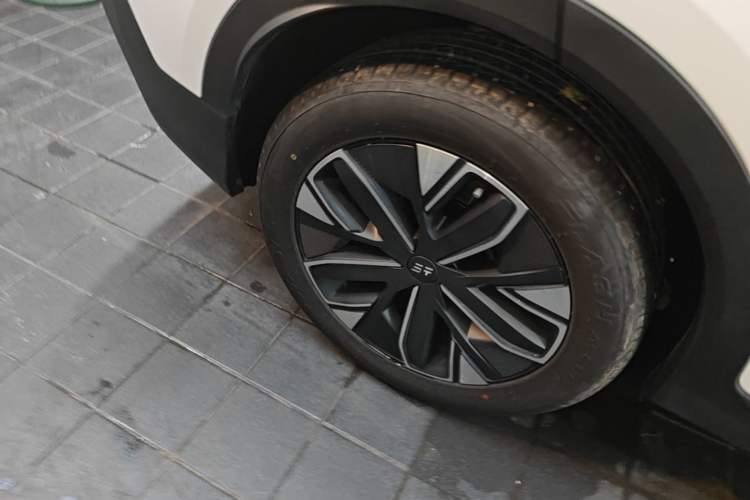 Used JETOUR Shanhai L7 2024 1.5T 120 km MAX+ 5-seater Right Rear Wheel Hub
