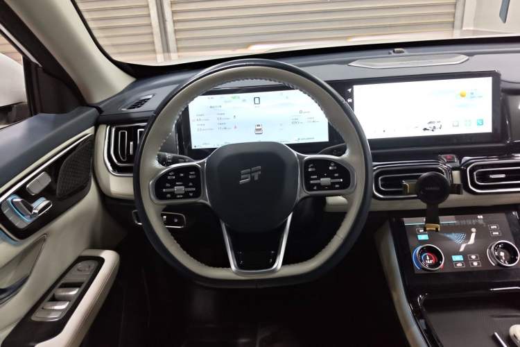Used JETOUR Shanhai L7 2024 1.5T 120km MAX 5-Seater Steering Wheel