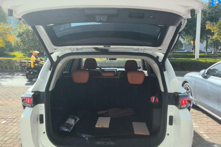 Used JETOUR Shanhai L7 2024 1.5T 120km MAX 5-Seater Trunk