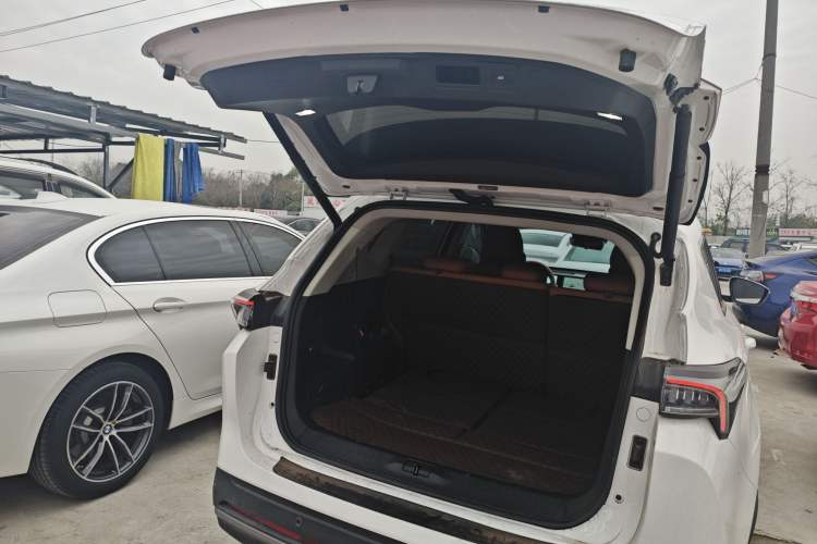 Used JETOUR Shanhai L7 2024 1.5T 120 km MAX 7-Seater Trunk