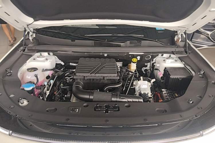 Used JETOUR Shanhai L7 2025 1.5T 120km Comfort Edition 7-Seater Engine Bay