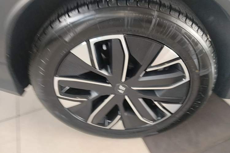 Used JETOUR Shanhai L7 2025 1.5T 120km Comfort Edition 7-Seater Exterior 5