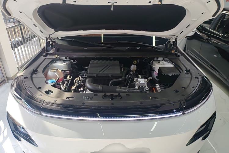 Used JETOUR Shanhai L7 2026 Model 1.5T 130km Luxury 7-seater Engine Bay