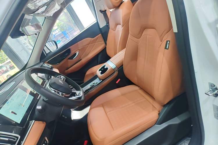 Used JETOUR Shanhai L7 2026 Model 1.5T 130km Luxury 7-seater Left Front Seat