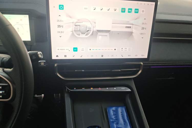 Used JETOUR Shanhai L9 2024 1.5TD 2DHT Max 5-Seater Audio And AC Panel