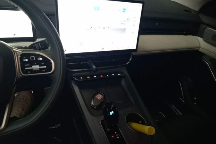 Used JETOUR Shanhai L9 2024 1.5TD 2DHT Pro 5-Seater Audio And AC Panel