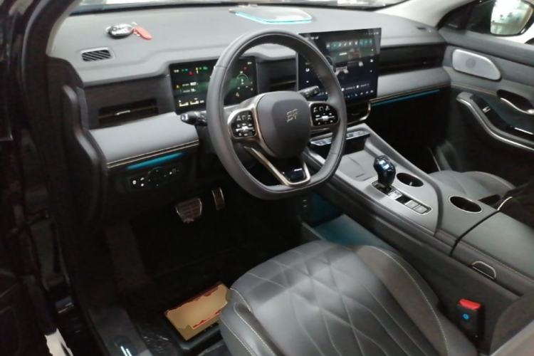 Used JETOUR Shanhai L9 2024 1.5TD 2DHT Pro 7-Seater Center Console