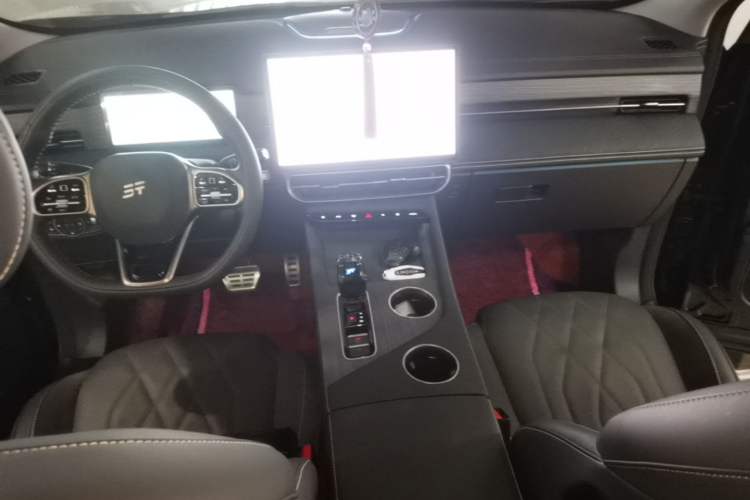 Used JETOUR Shanhai L9 2024 1.5TD 2DHT Pro 7-Seater Center Console