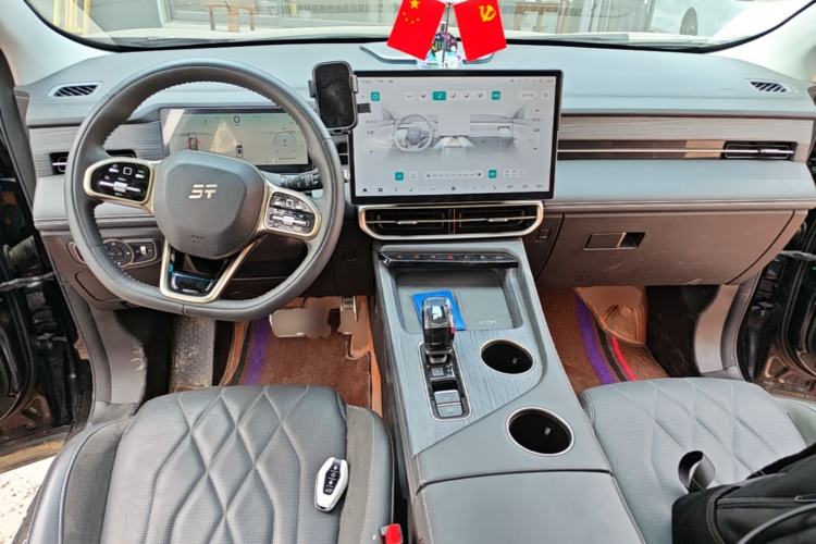 Used JETOUR Shanhai L9 2024 1.5TD 2DHT Air 7-Seater Center Console