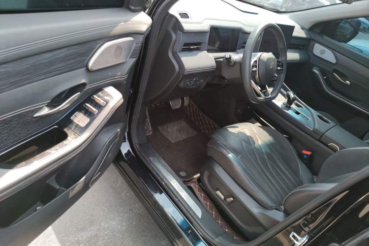 Used JETOUR Shanhai L9 2024 1.5TD 2DHT Air 7-Seater Driver Seat