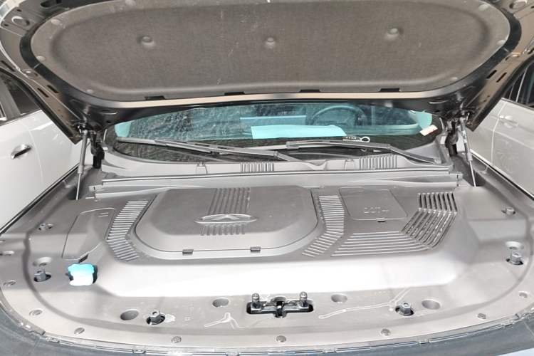 Used JETOUR Shanhai L9 2024 1.5TD 2DHT Pro 5-Seater Engine Bay