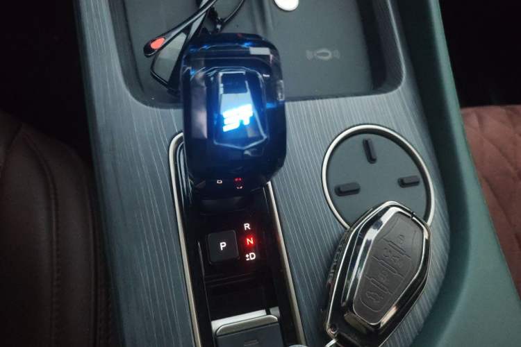 Used JETOUR Shanhai L9 2024 1.5TD 2DHT Pro 5-Seater Gear Lever