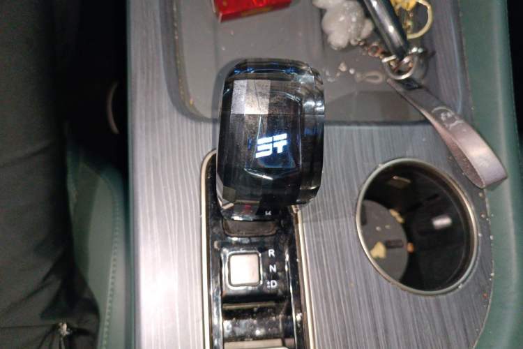 Used JETOUR Shanhai L9 2024 1.5TD 2DHT Pro 5-Seater Gear Lever