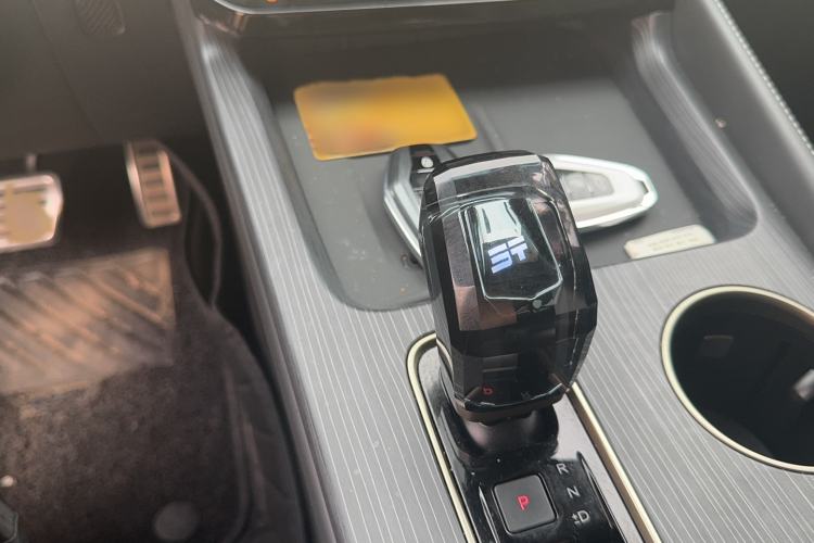 Used JETOUR Shanhai L9 2024 1.5TD 2DHT Pro 7-Seater Gear Lever